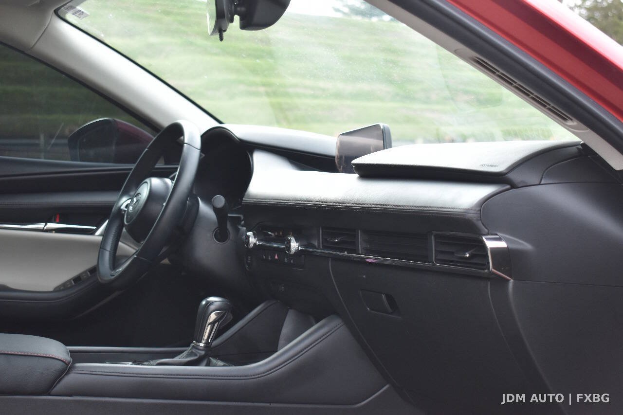 Used 2020 MAZDA MAZDA3 AWD Sedan w/ Preferred Package image 17