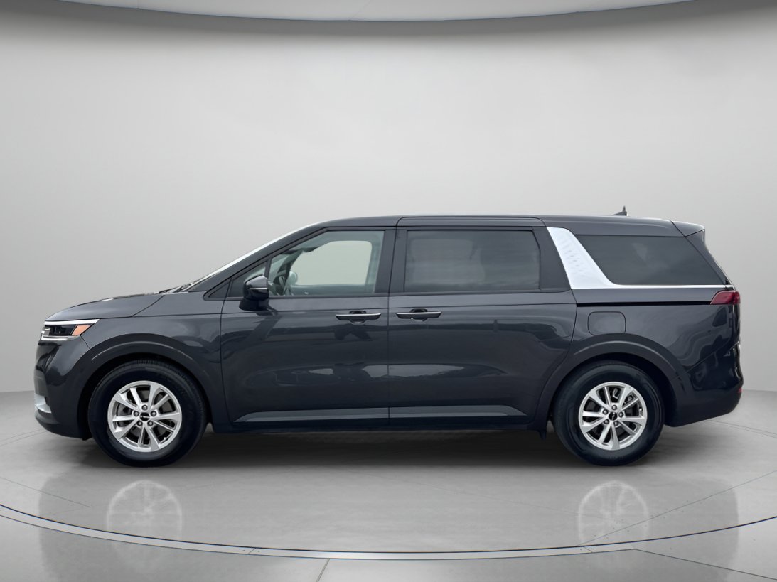 Used 2024 Kia Carnival LX image 5