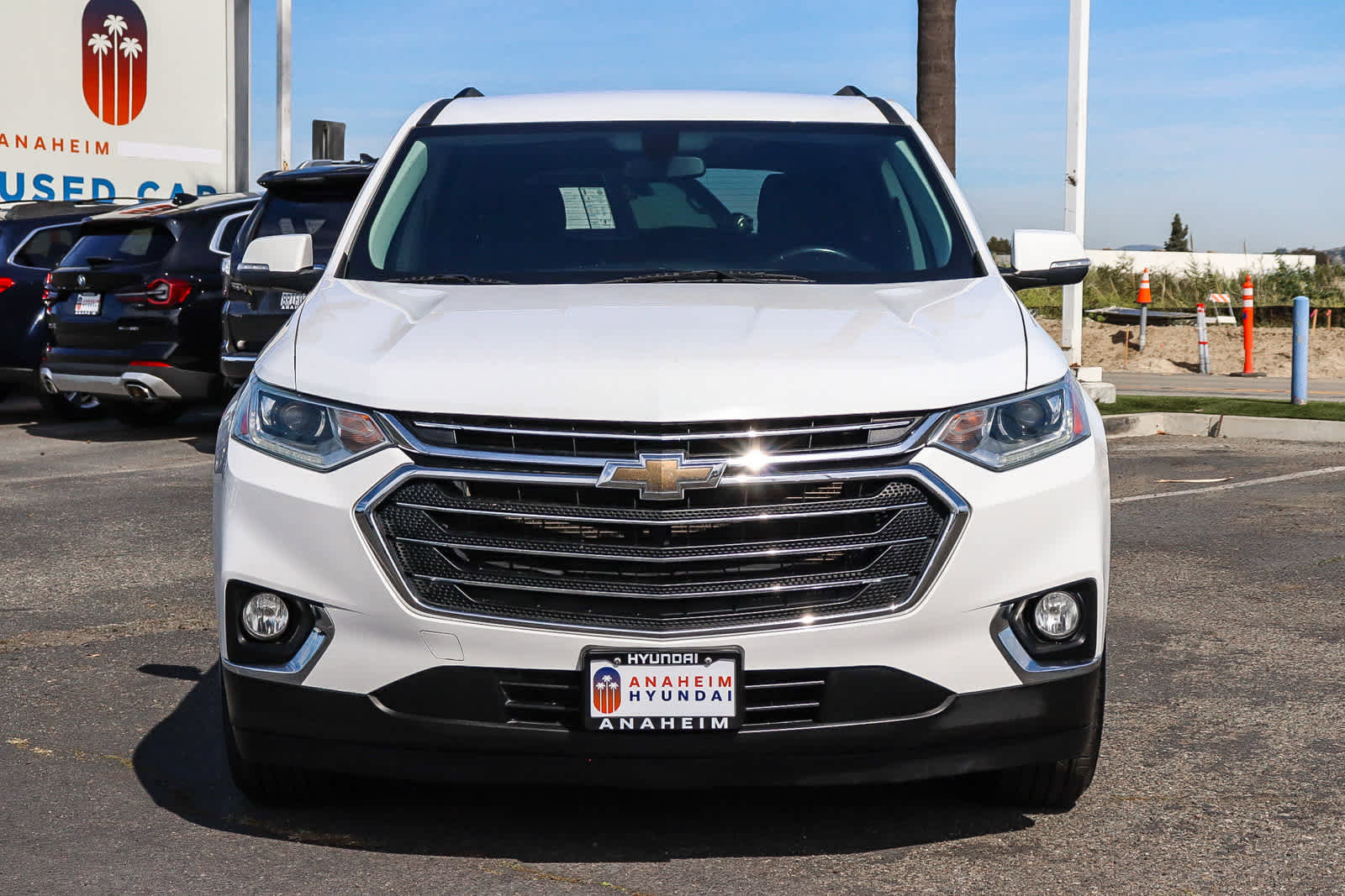 Used 2021 Chevrolet Traverse LT image 2