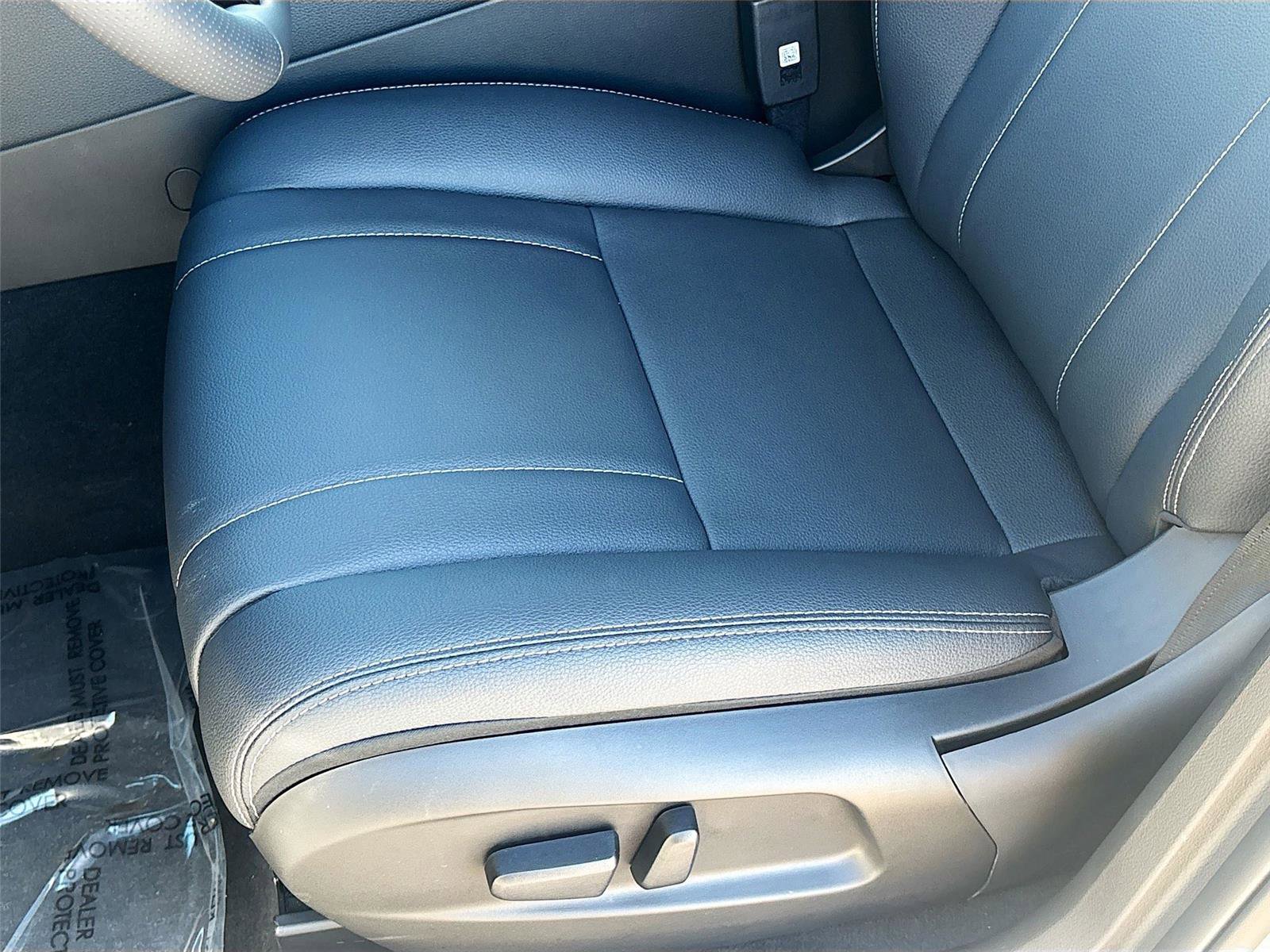 New 2025 VinFast VF 8 Eco image 19