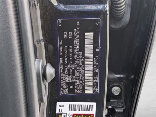 Used 2020 Toyota Highlander LE FWD image 24