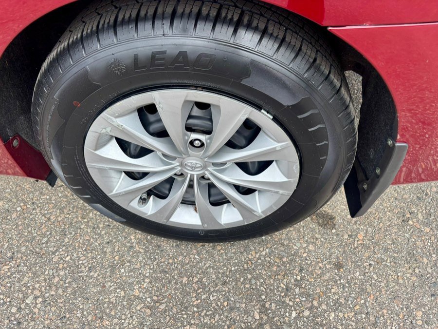 Used 2017 Toyota Camry LE image 35