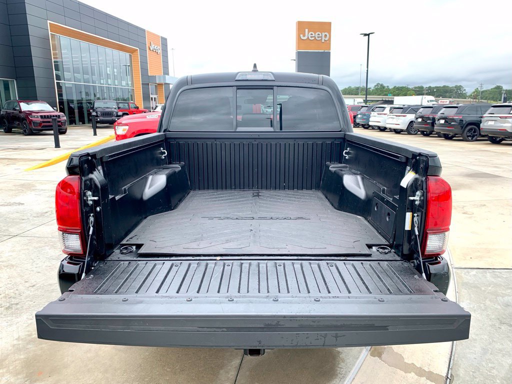 Used 2023 Toyota Tacoma SR AWD/4WD image 38
