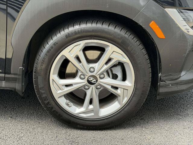 Used 2023 Hyundai Kona SEL w/ Cargo Package AWD/4WD image 9