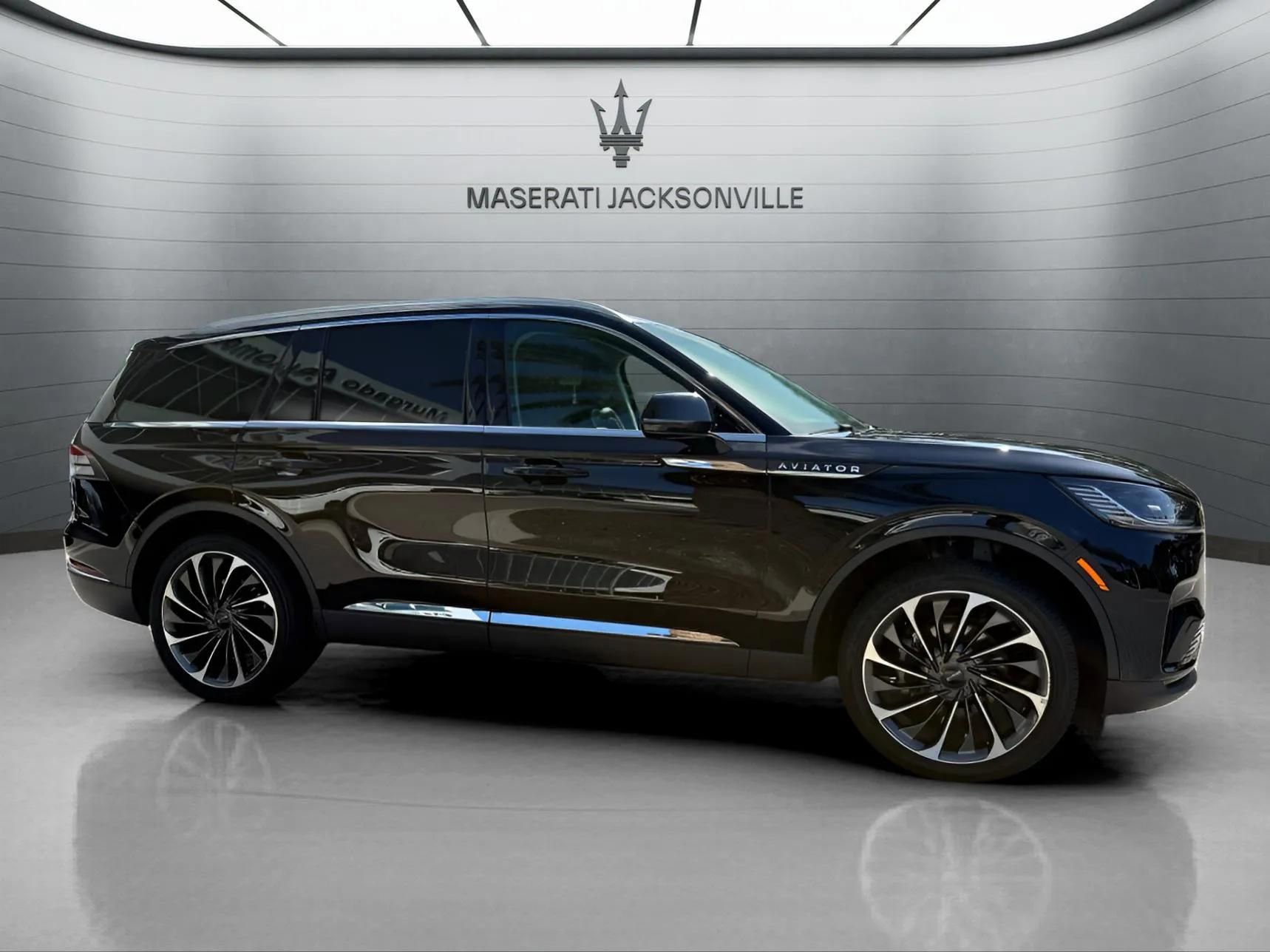 Used 2025 Lincoln Aviator Reserve w/ Illumination Package image 5