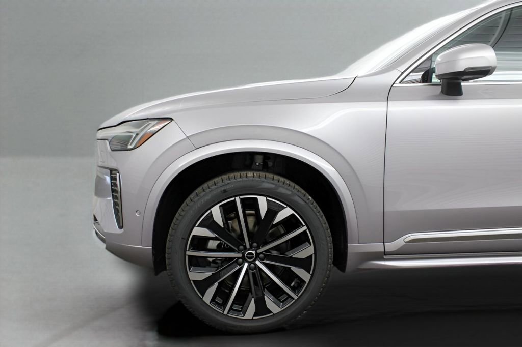 New 2026 Volvo XC90 B6 Plus w/ Protection Package Premier image 35