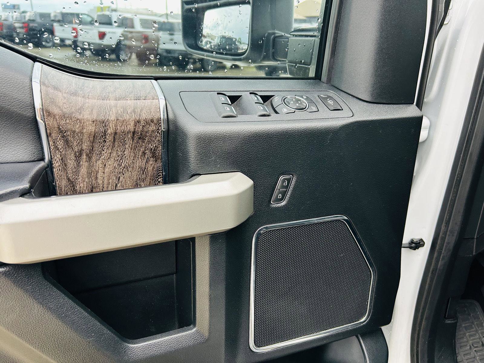 Used 2019 Ford F250 Lariat w/ Chrome Package AWD/4WD image 15