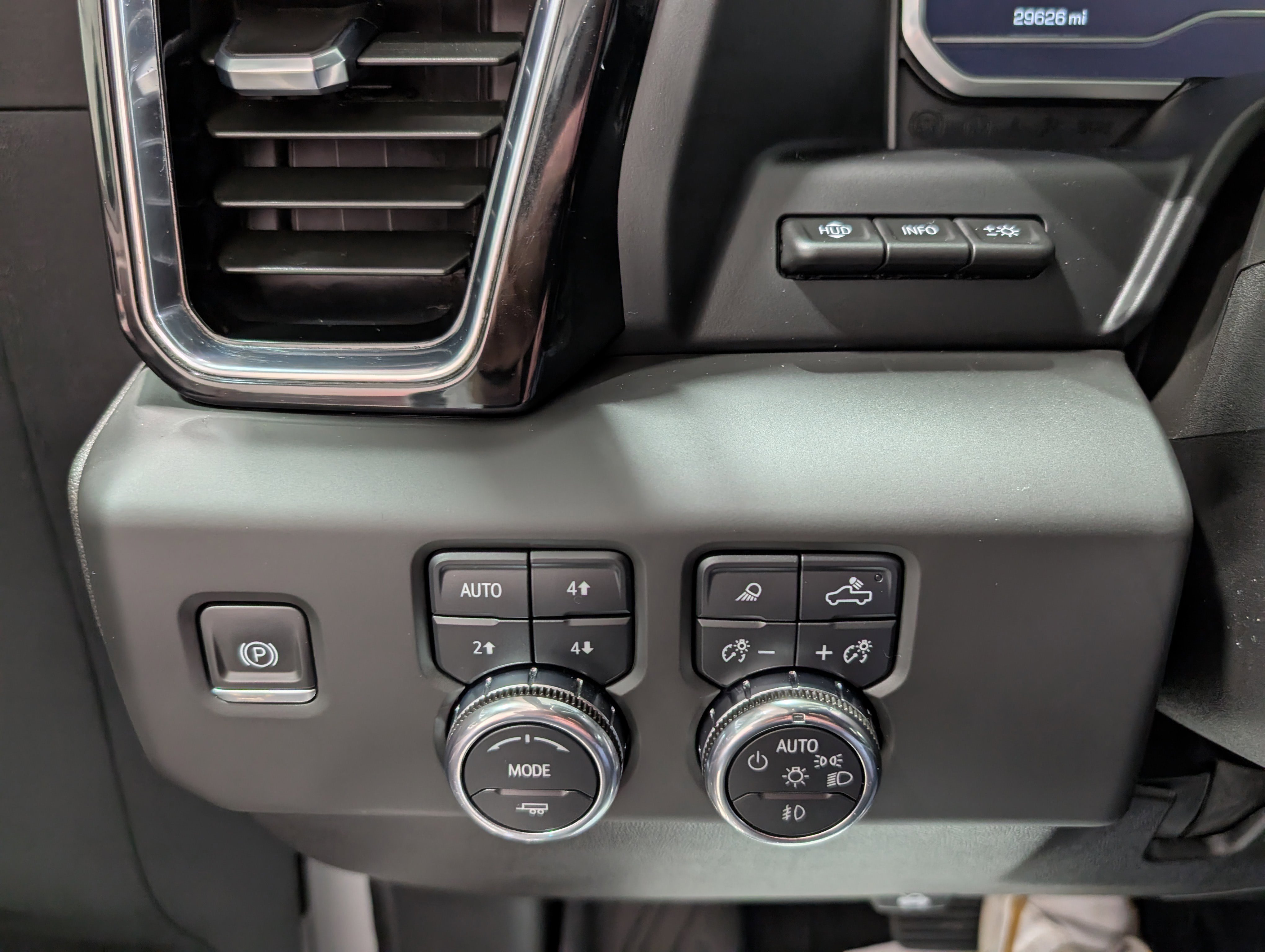 Used 2024 GMC Sierra 3500 Denali w/ Denali Reserve Package image 26