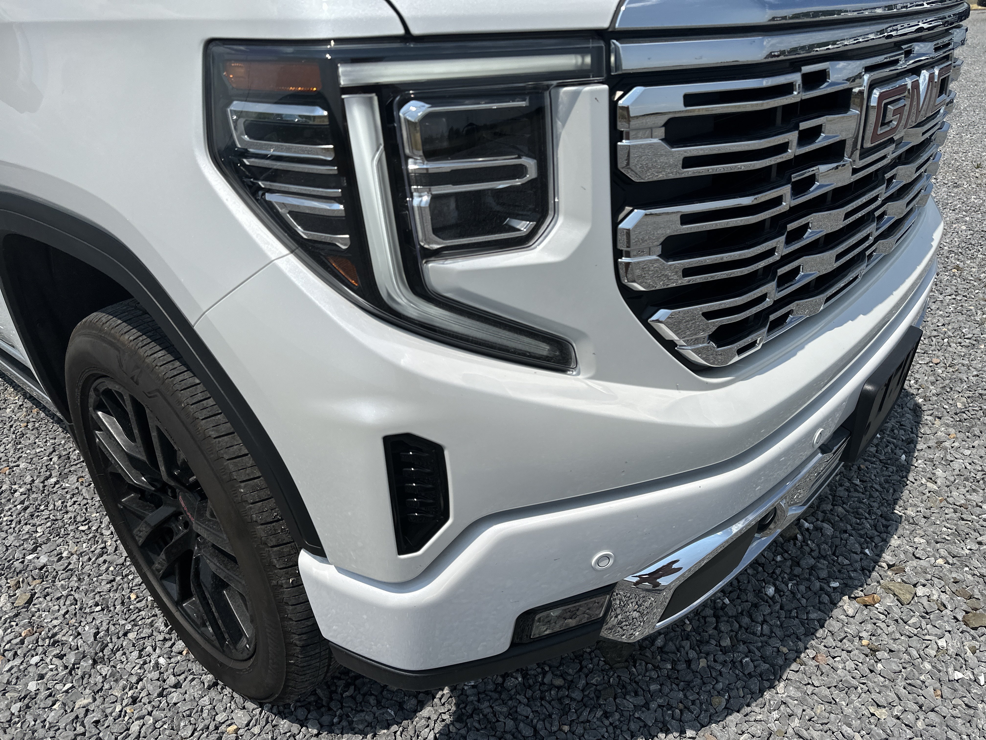 Used 2024 GMC Sierra 1500 Denali AWD/4WD image 10