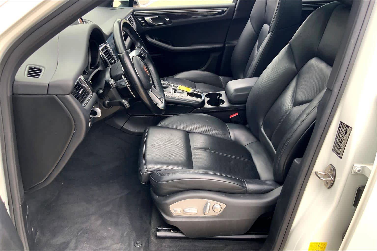Used 2018 Porsche Macan AWD/4WD image 8