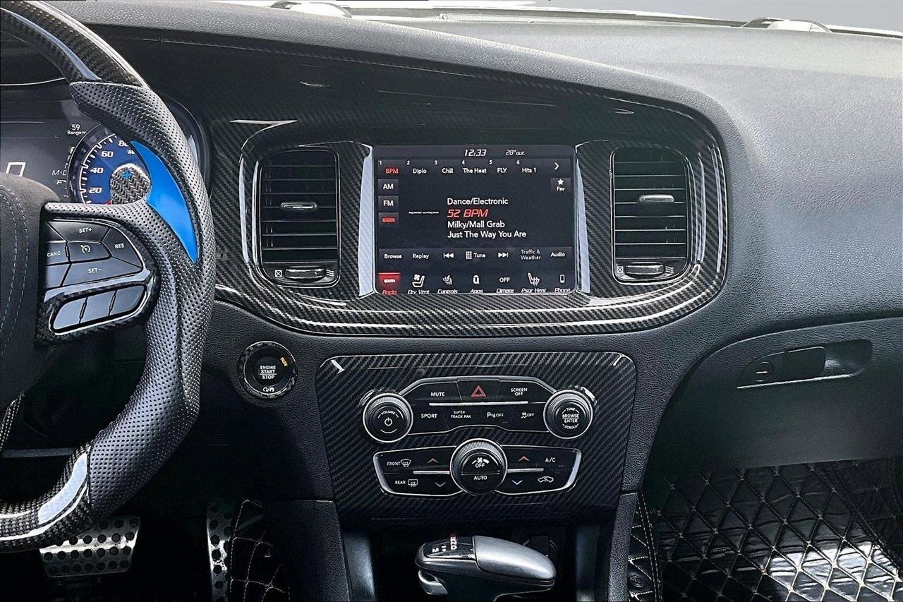 Used 2018 Dodge Charger R/T image 9