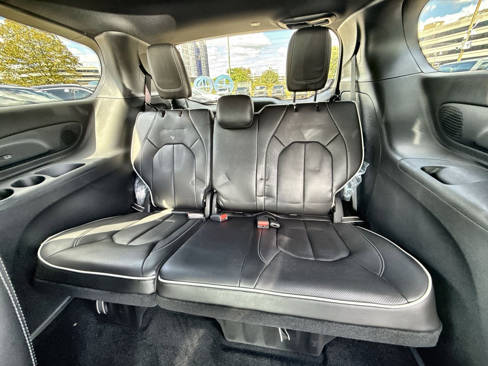 New 2026 Chrysler Pacifica Limited w/ S Appearance Package image 26