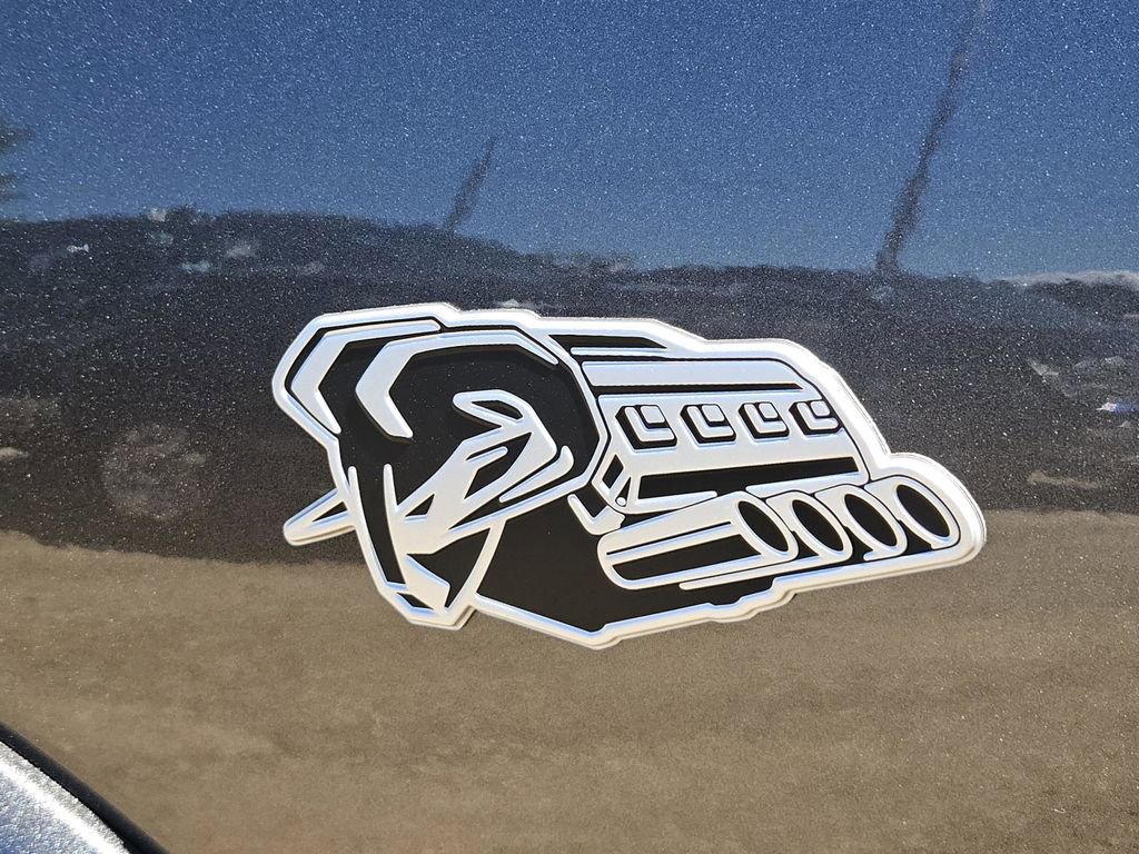 New 2026 RAM 1500 4x4 Crew Cab image 9