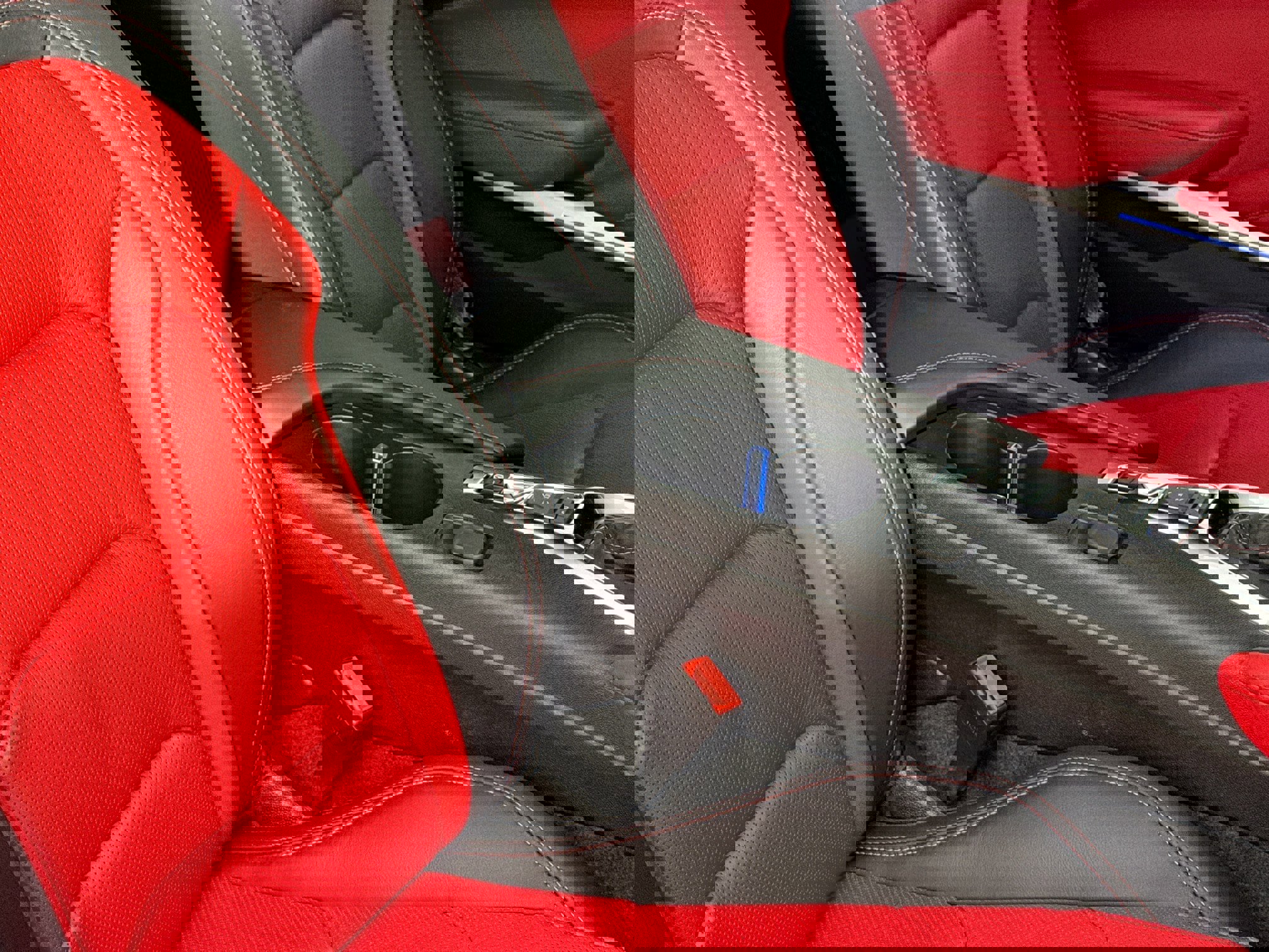 Used 2020 Chevrolet Camaro LT image 34