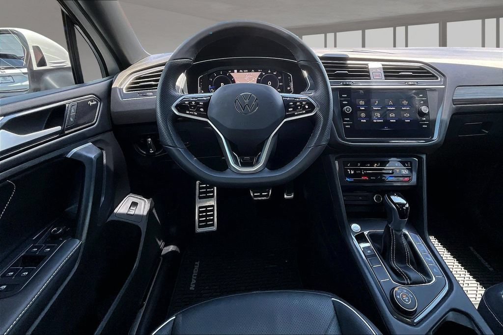 Used 2024 Volkswagen Tiguan SEL R-Line AWD/4WD image 5