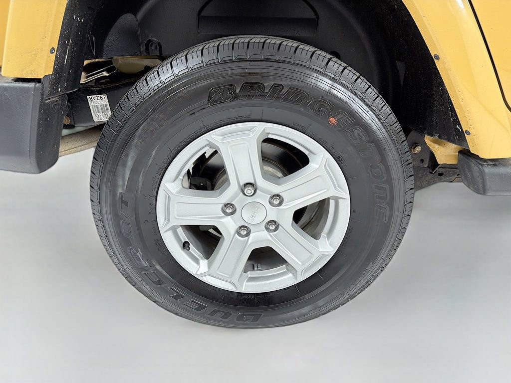 Used 2013 Jeep Wrangler Unlimited Sahara w/ Connectivity Group image 32