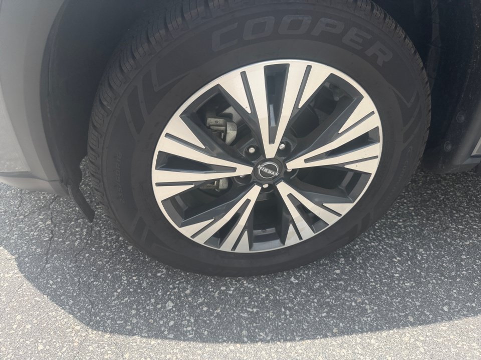 Certified 2022 Nissan Rogue SV FWD image 31