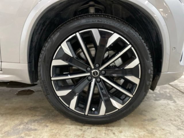 Used 2025 Volvo XC90 B6 Plus AWD/4WD image 35