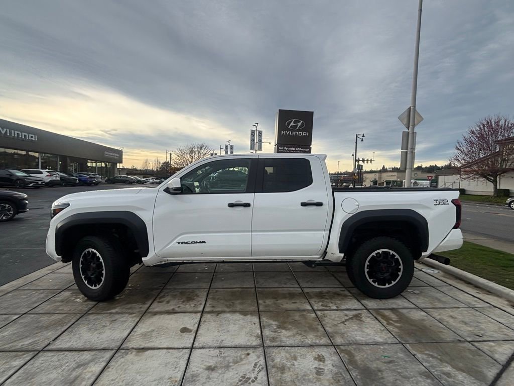 Used 2024 Toyota Tacoma TRD Off-Road image 3