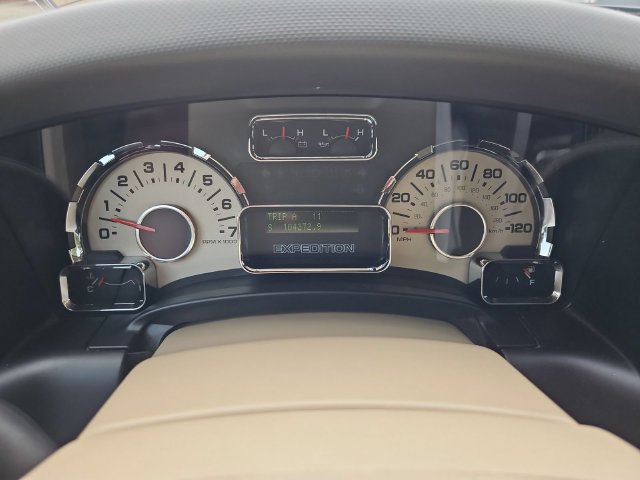 Used 2013 Ford Expedition XLT RWD image 16