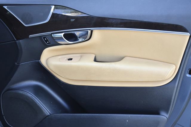 Used 2018 Volvo XC90 T5 Momentum w/ Convenience Package FWD image 25