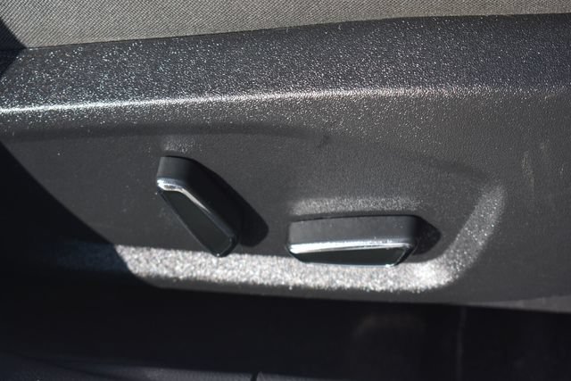 Used 2017 Ford Fusion SE FWD image 12