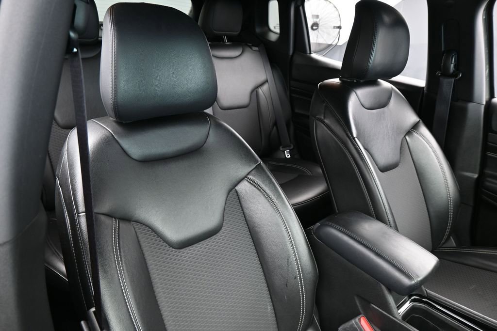 Used 2023 Jeep Compass Latitude AWD/4WD image 38
