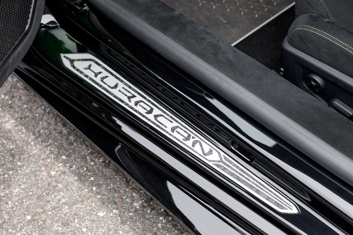 Used 2018 Lamborghini Huracan Performante AWD/4WD image 59
