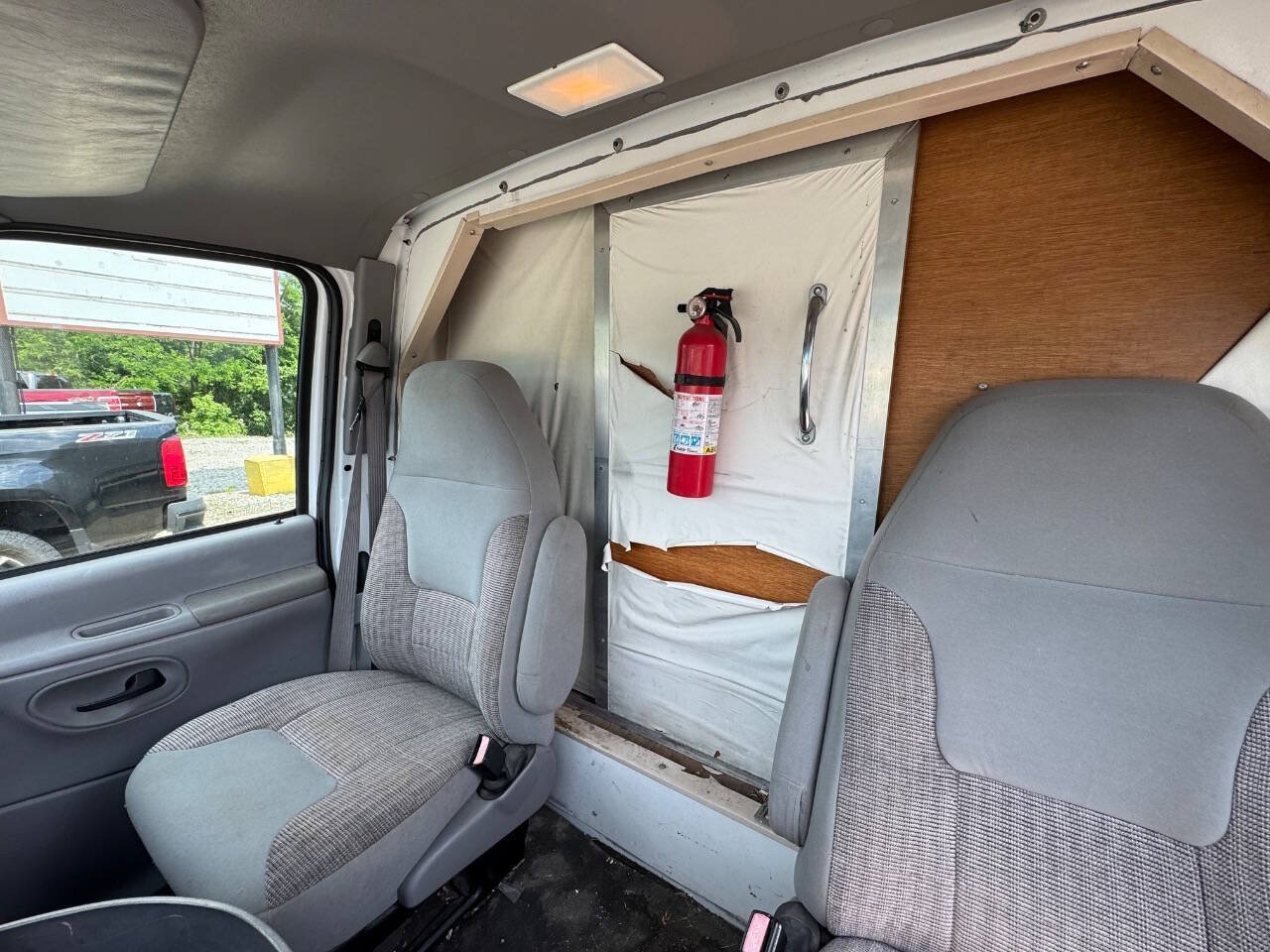 Used 1998 Ford E-350 and Econoline 350 RWD image 19