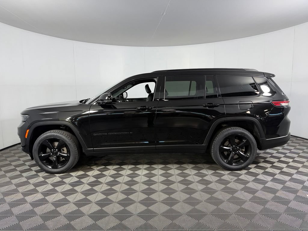 Used 2023 Jeep Grand Cherokee L Laredo AWD/4WD image 11