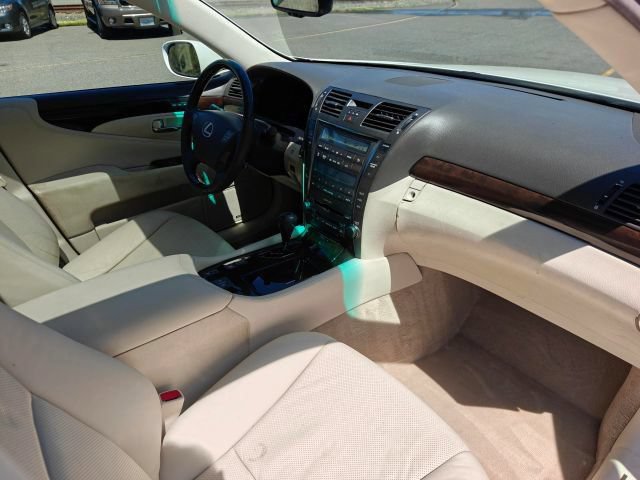Used 2007 Lexus LS 460 RWD image 28