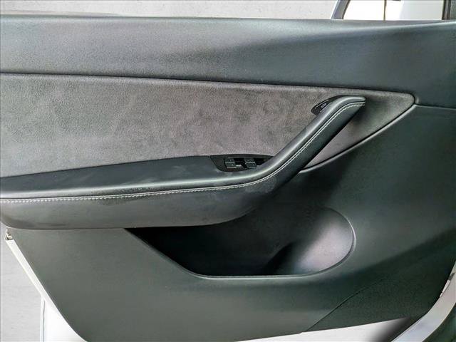Used 2020 Tesla Model Y Long Range AWD/4WD image 11