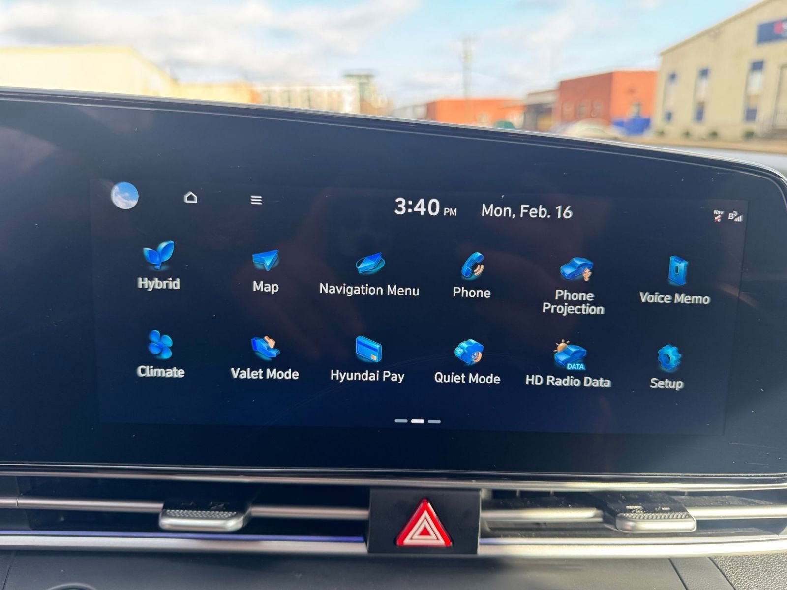 Used 2025 Hyundai Elantra Limited image 21