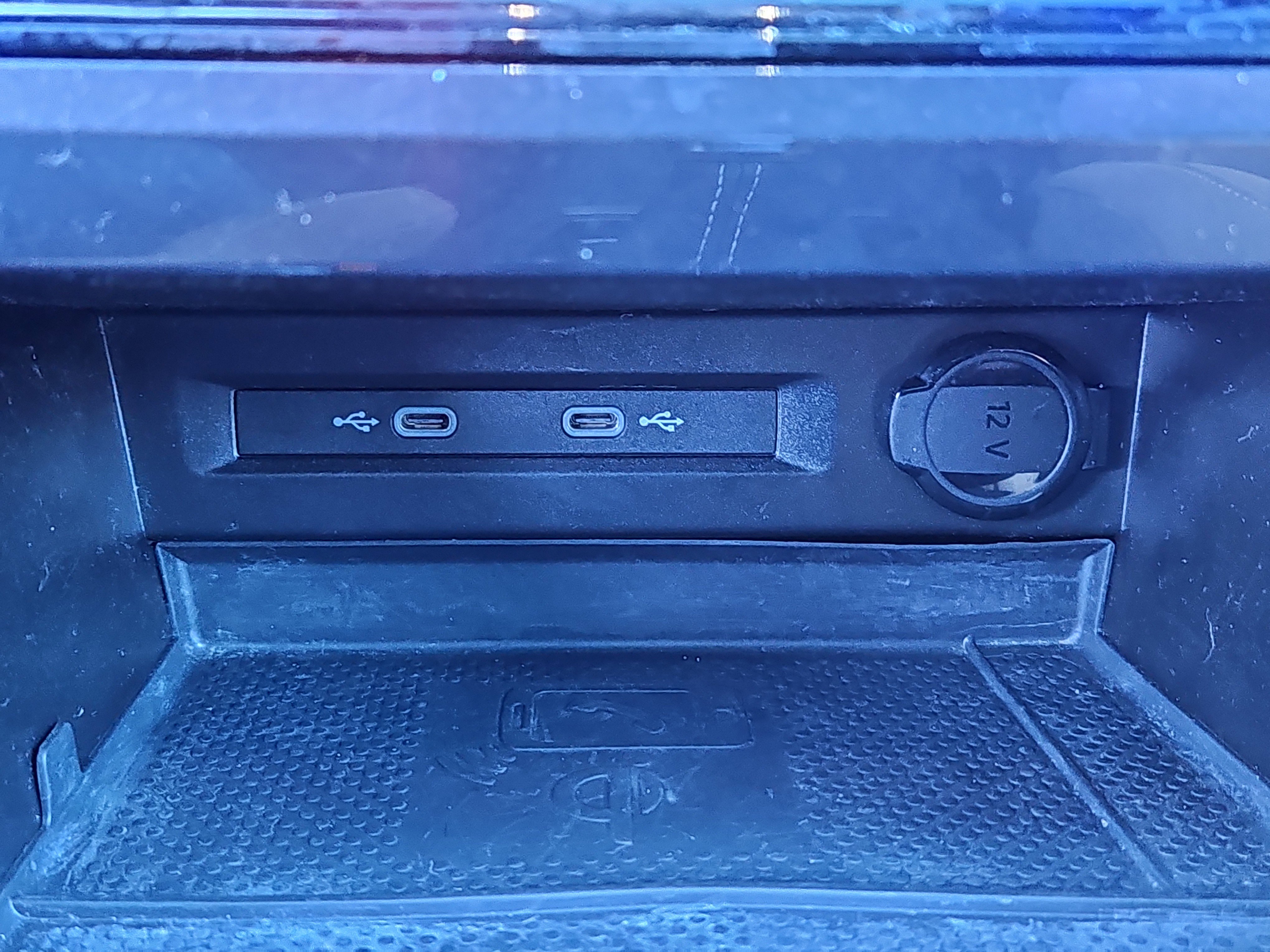 Certified 2022 Volkswagen Tiguan SE w/ Panoramic Sunroof Package image 12