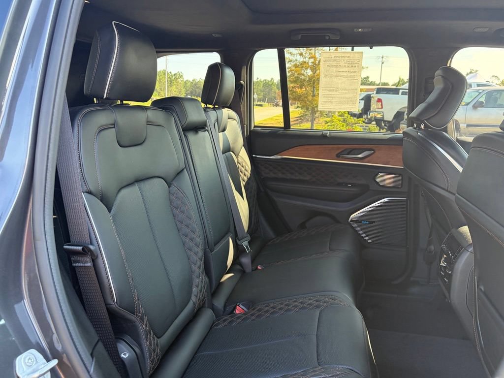 Used 2022 Jeep Grand Cherokee Summit AWD/4WD image 43