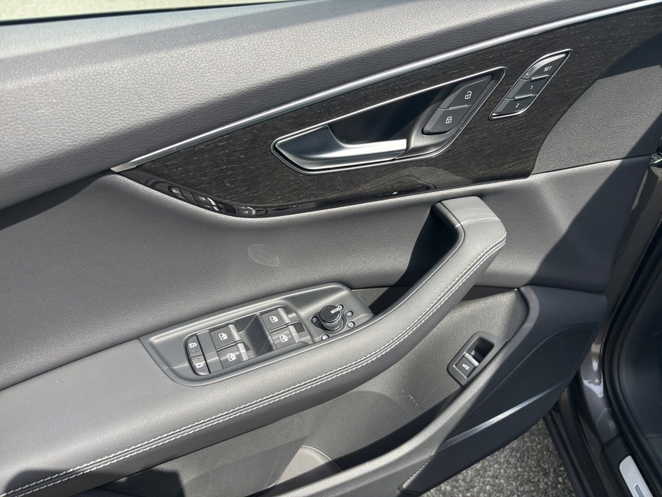 Certified 2026 Audi Q7 3.0T Premium Plus image 32