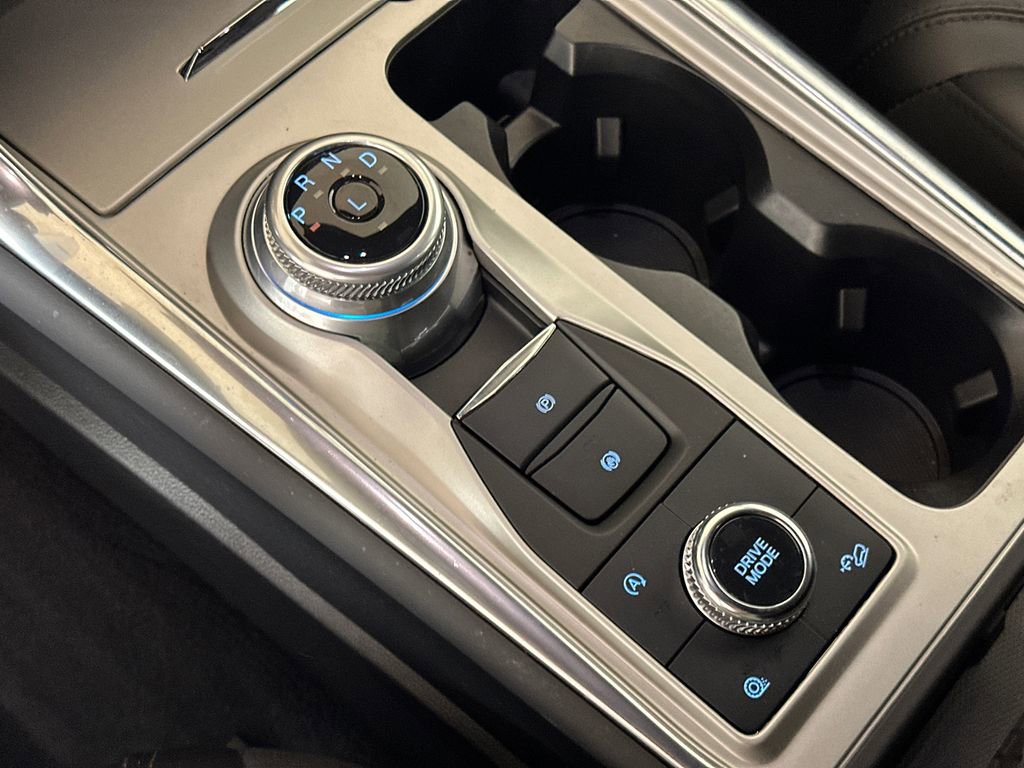 Used 2022 Ford Explorer Platinum w/ Equipment Group 601A AWD/4WD image 31