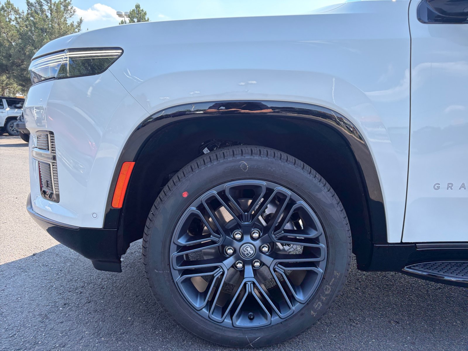 New 2026 Jeep Grand Wagoneer 4WD image 10