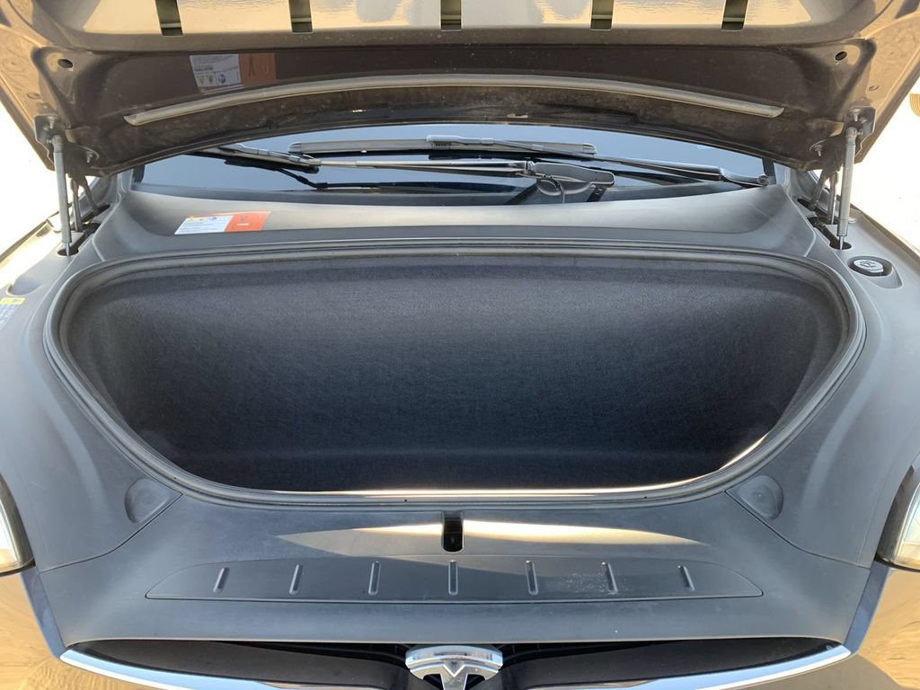 Used 2018 Tesla Model X 75D AWD/4WD image 28