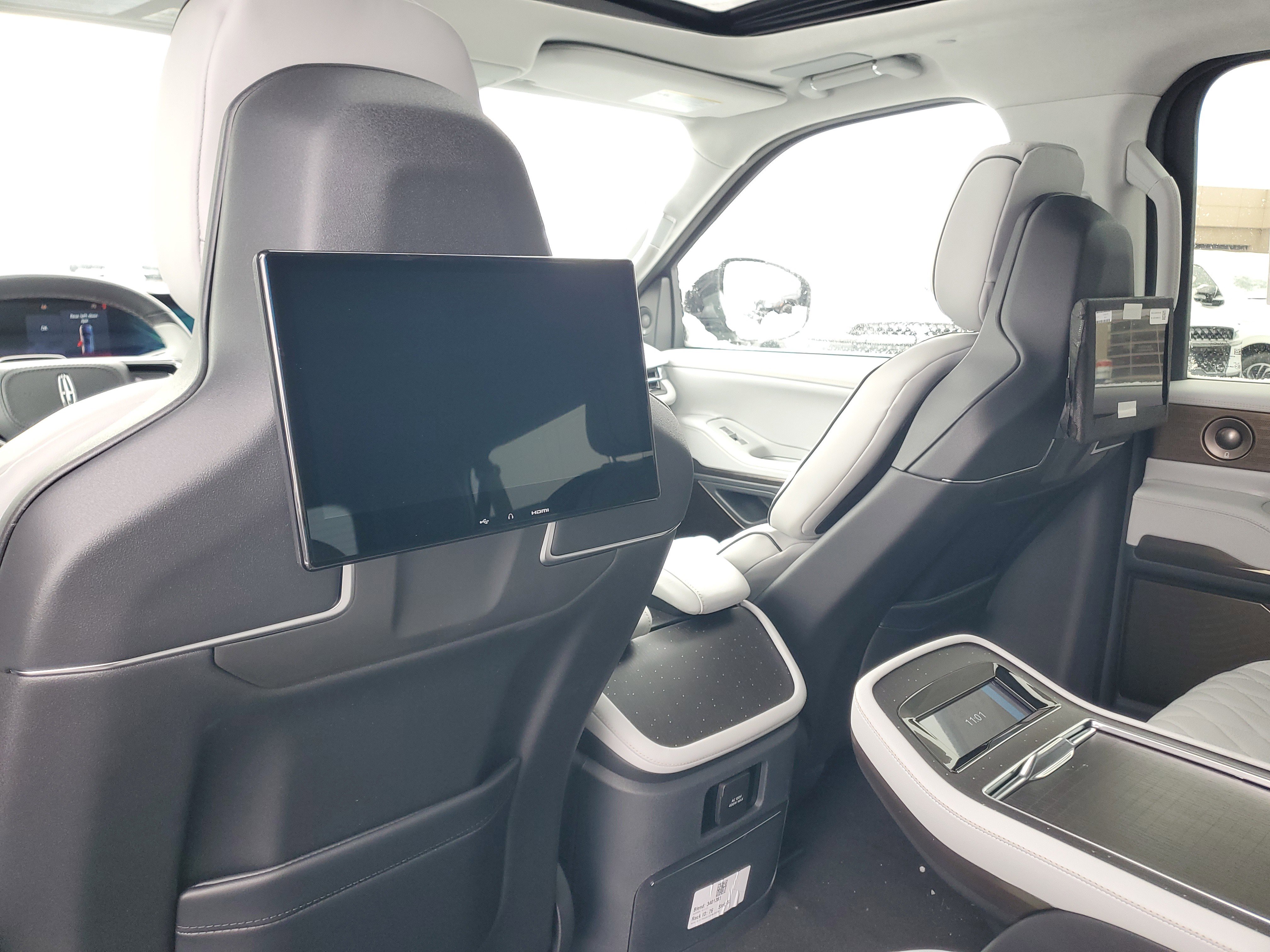 New 2026 Lincoln Navigator L Black Label image 28