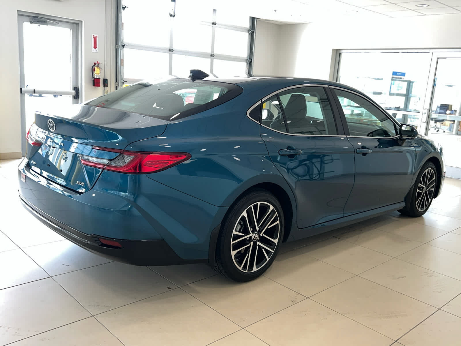 Used 2025 Toyota Camry XLE FWD image 16