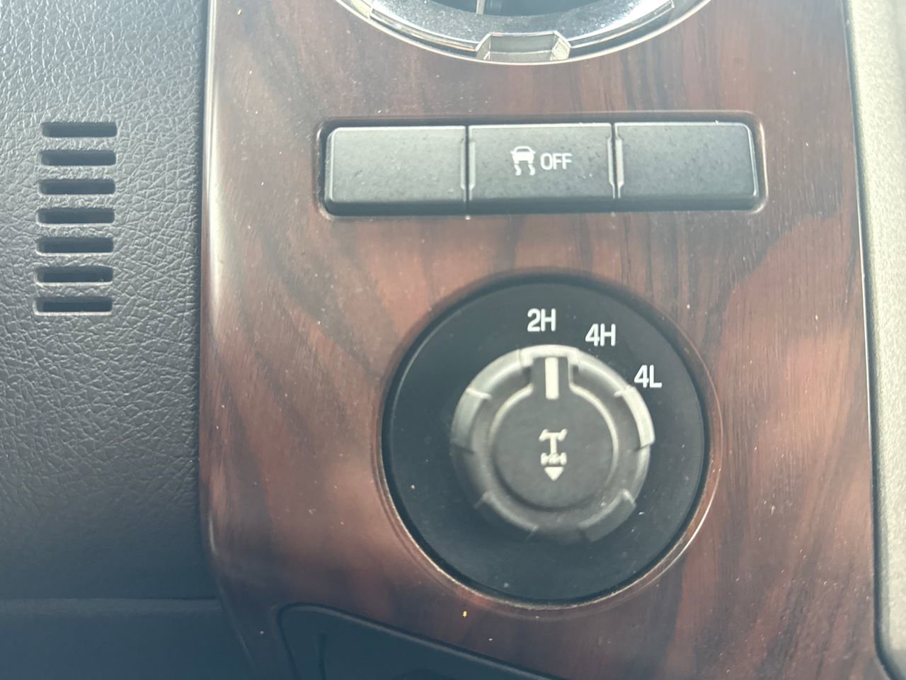 Used 2016 Ford F250 Lariat w/ Lariat Ultimate Package image 21