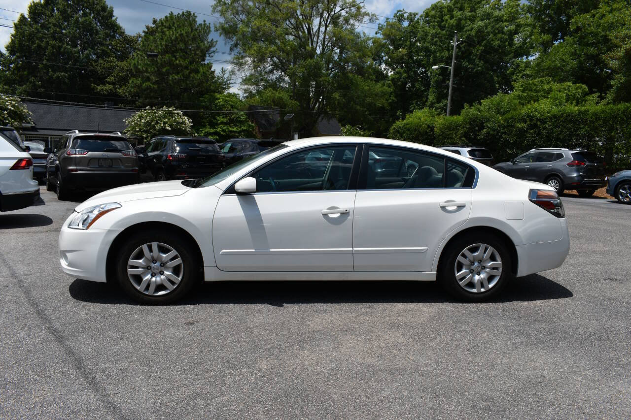 Used 2010 Nissan Altima 2.5 FWD image 3