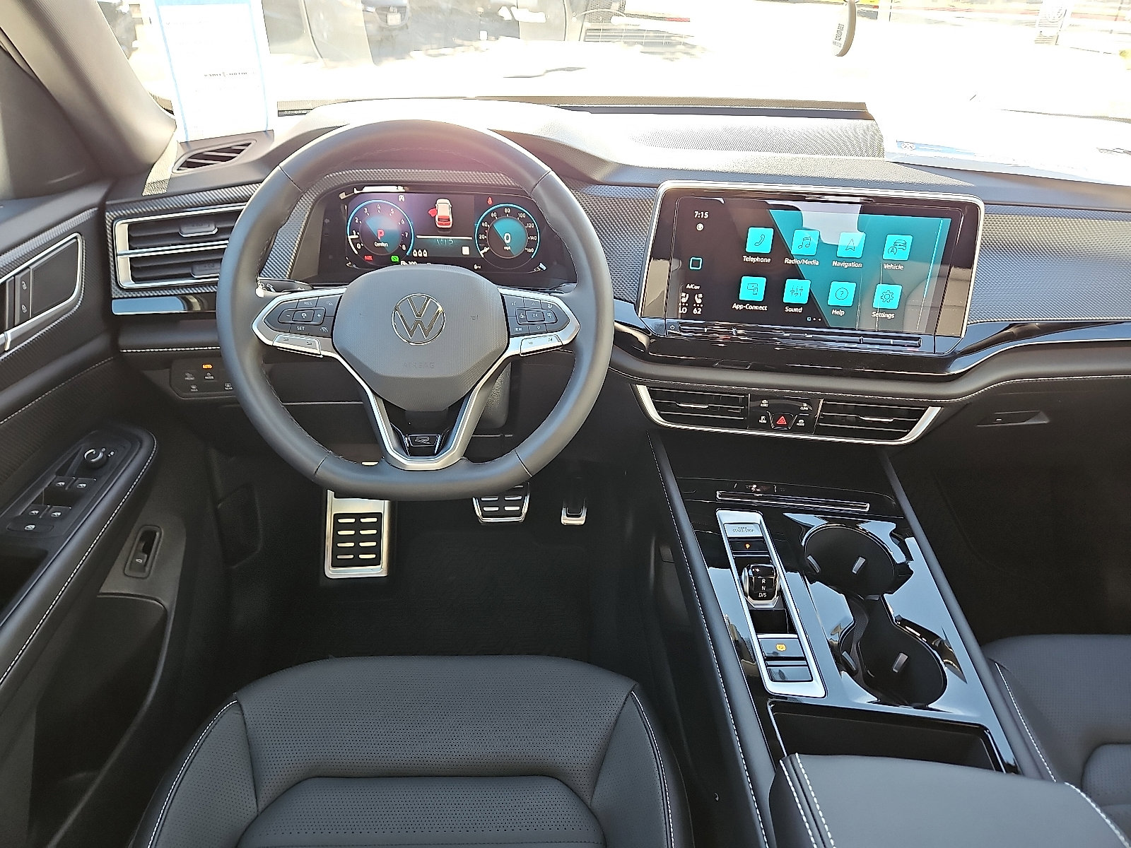 New 2026 Volkswagen Atlas Cross Sport SEL R-Line image 9