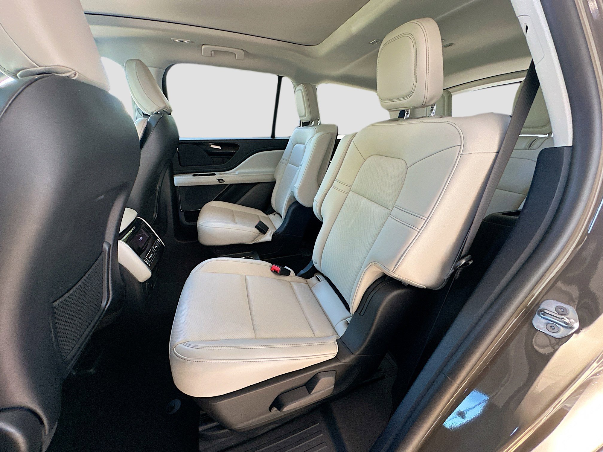 Used 2025 Lincoln Aviator 2WD image 25