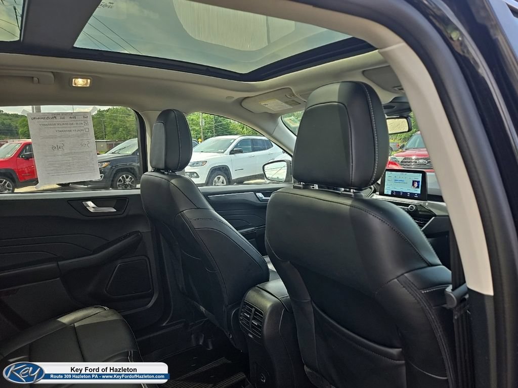 Certified 2022 Ford Escape Titanium w/ Class II Trailer Tow Package AWD/4WD image 50