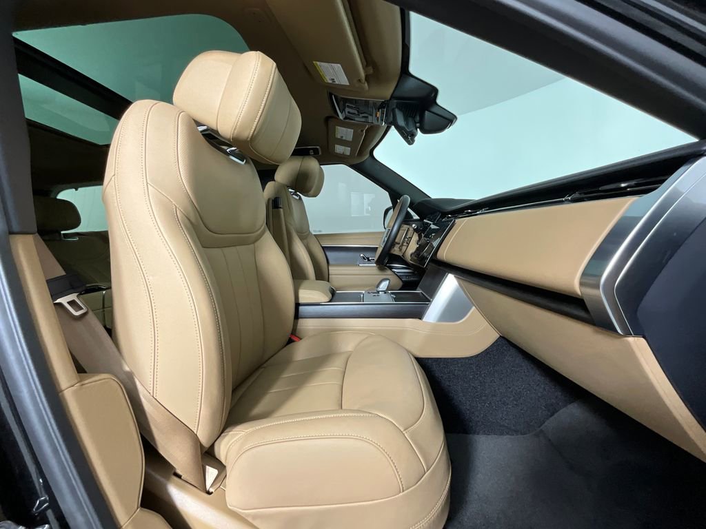 New 2026 Land Rover Range Rover Autobiography AWD/4WD image 3