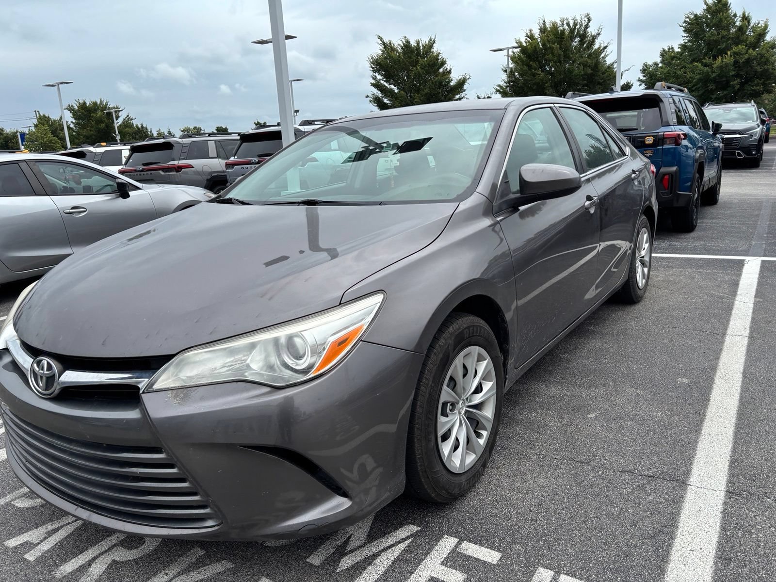 Used 2017 Toyota Camry LE FWD image 1