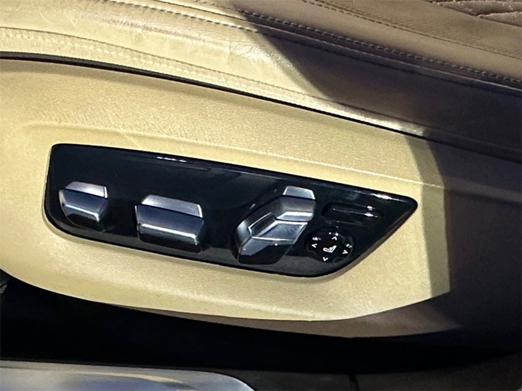 Used 2018 BMW 750i xDrive image 10