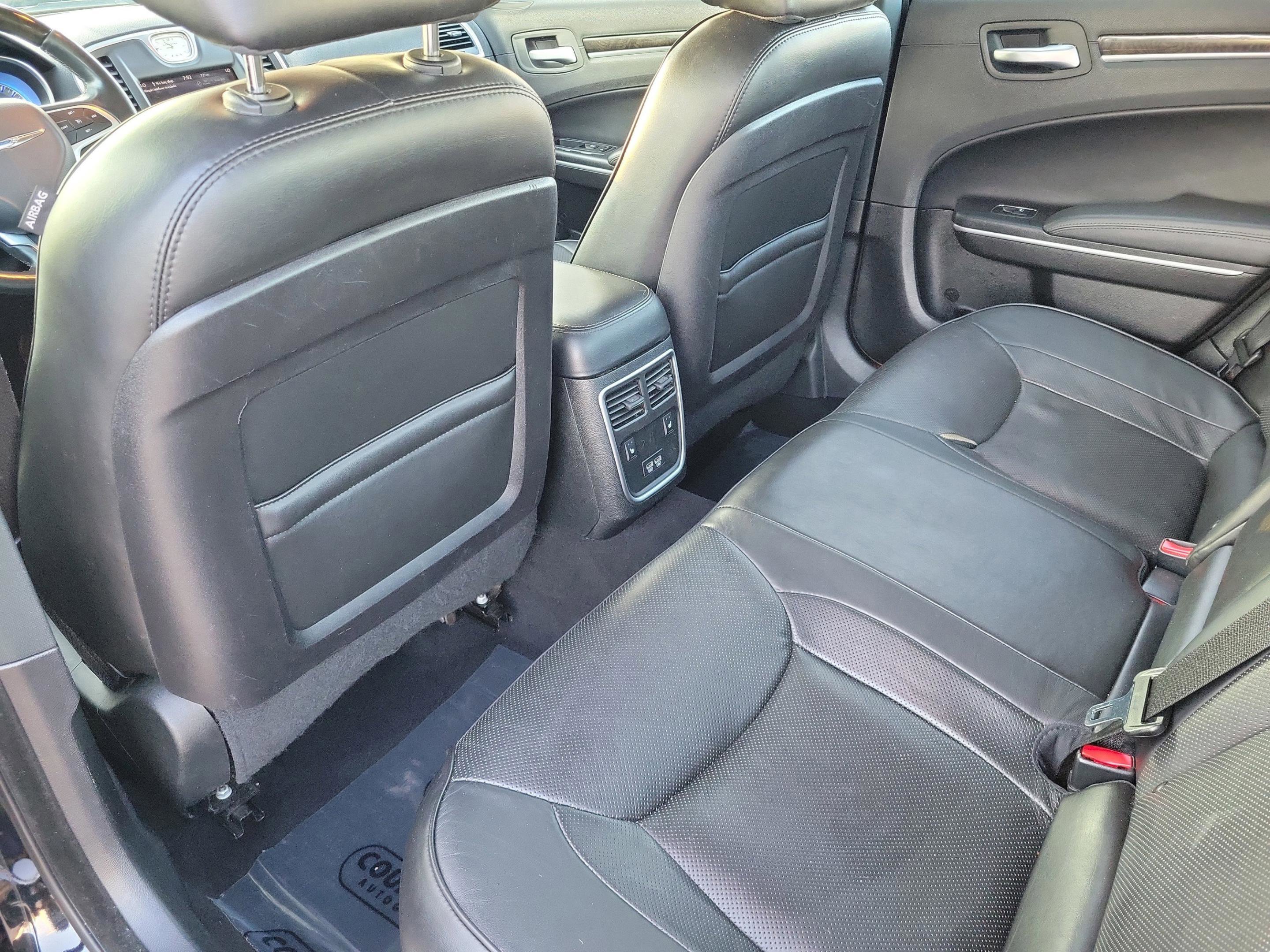 Used 2019 Chrysler 300 Limited image 10